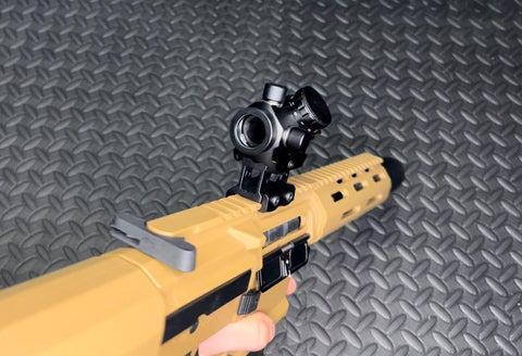 Tactical reflex scope designed for Picatinny and 20mm rail systems